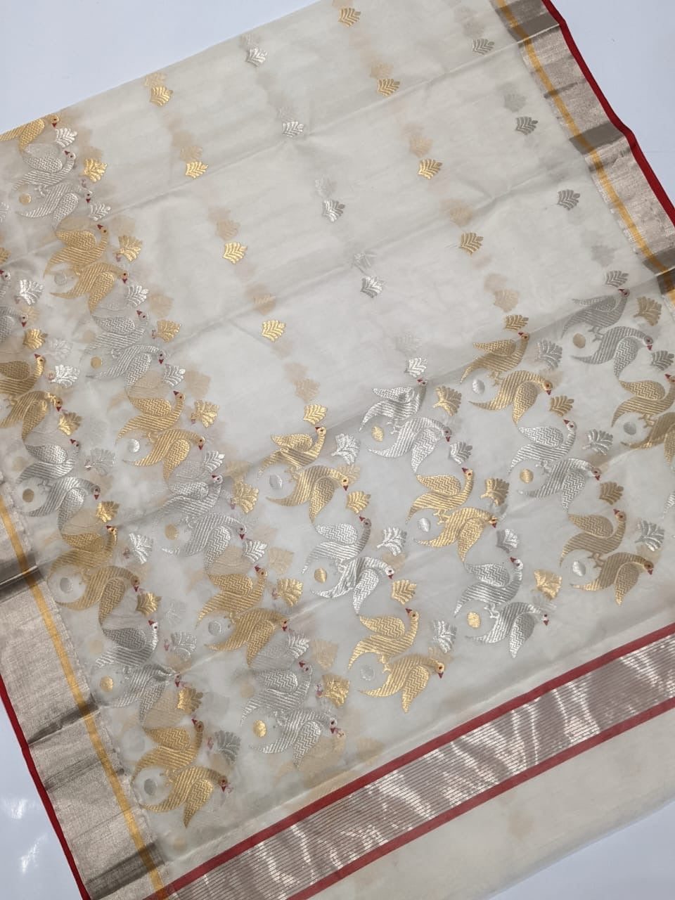 Off White Skirt Border Zaal Saree