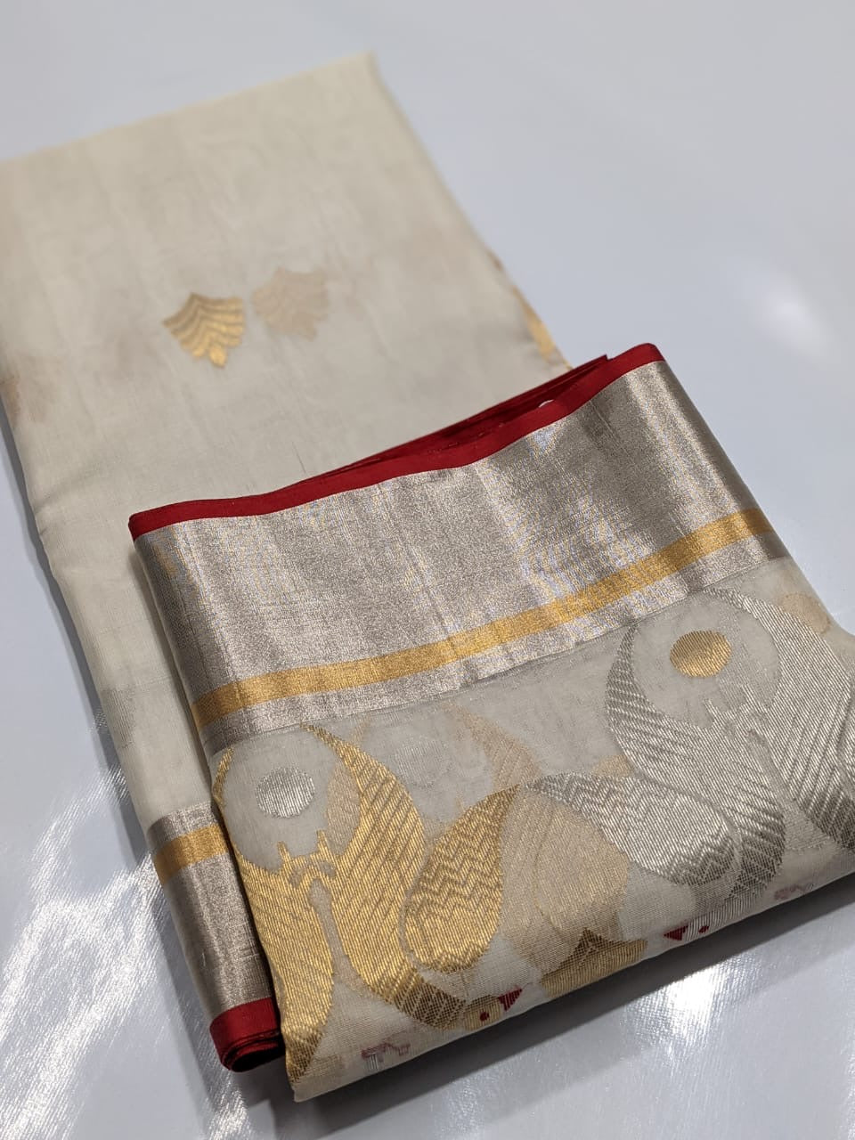Off White Skirt Border Zaal Saree