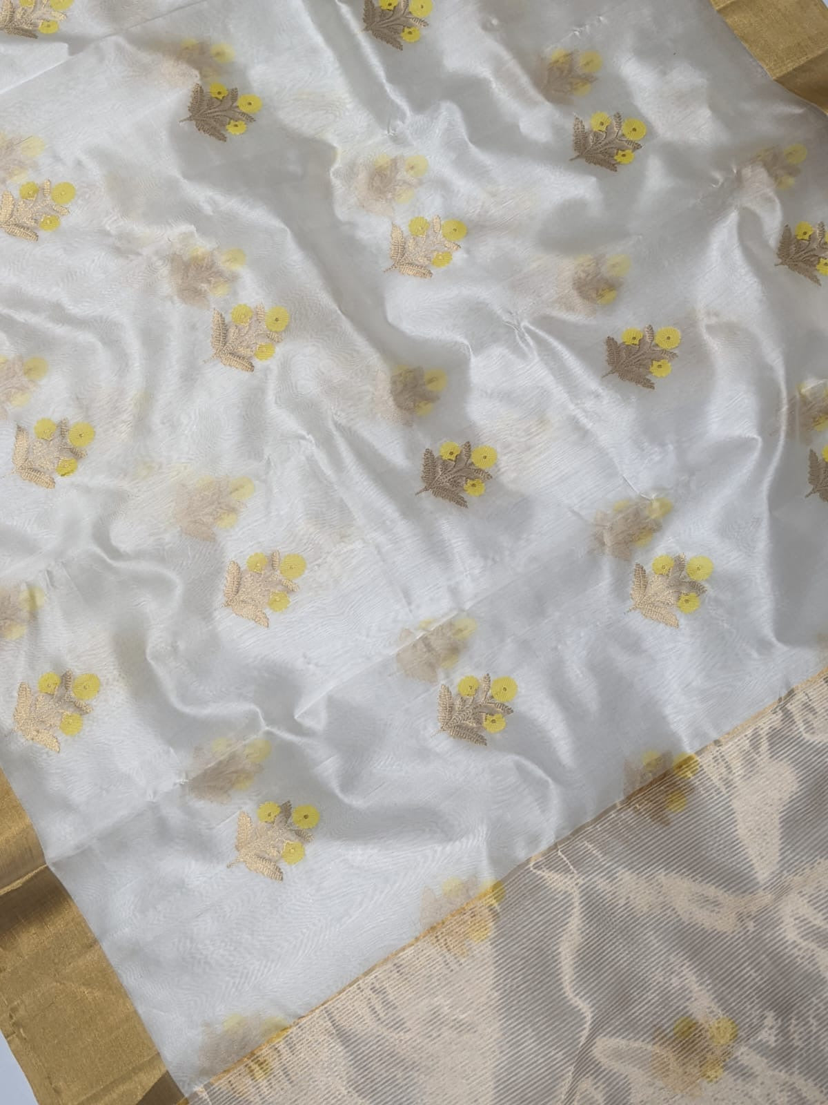 White Alia Bhatt Minakari Buta Saree