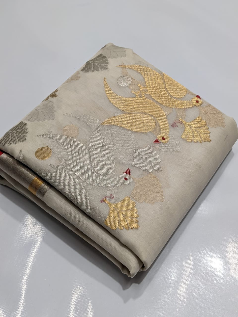 Off White Skirt Border Zaal Saree