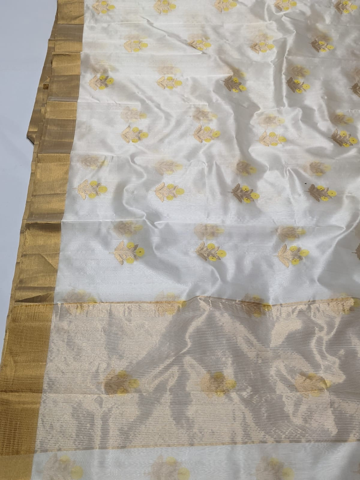 White Alia Bhatt Minakari Buta Saree