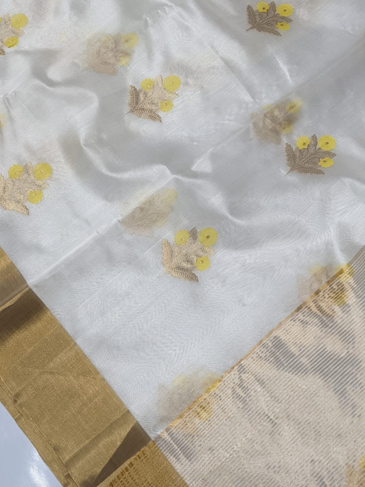 White Alia Bhatt Minakari Buta Saree